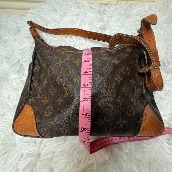 Louis Vuitton Crossbody/shoulder Purse - Picture 8 of 16